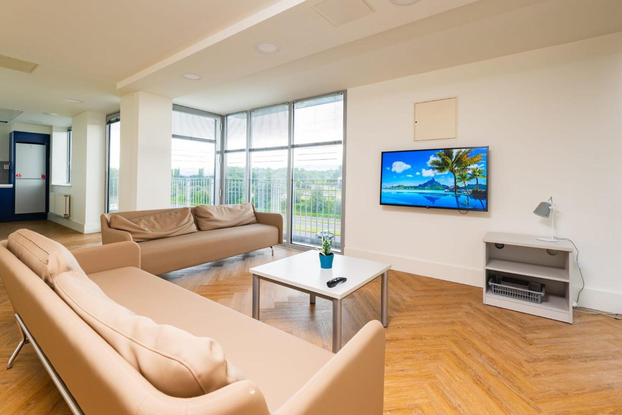 Refurbished Ensuite Rooms With Shared Kitchen At Montrose In Dublin Exterior photo