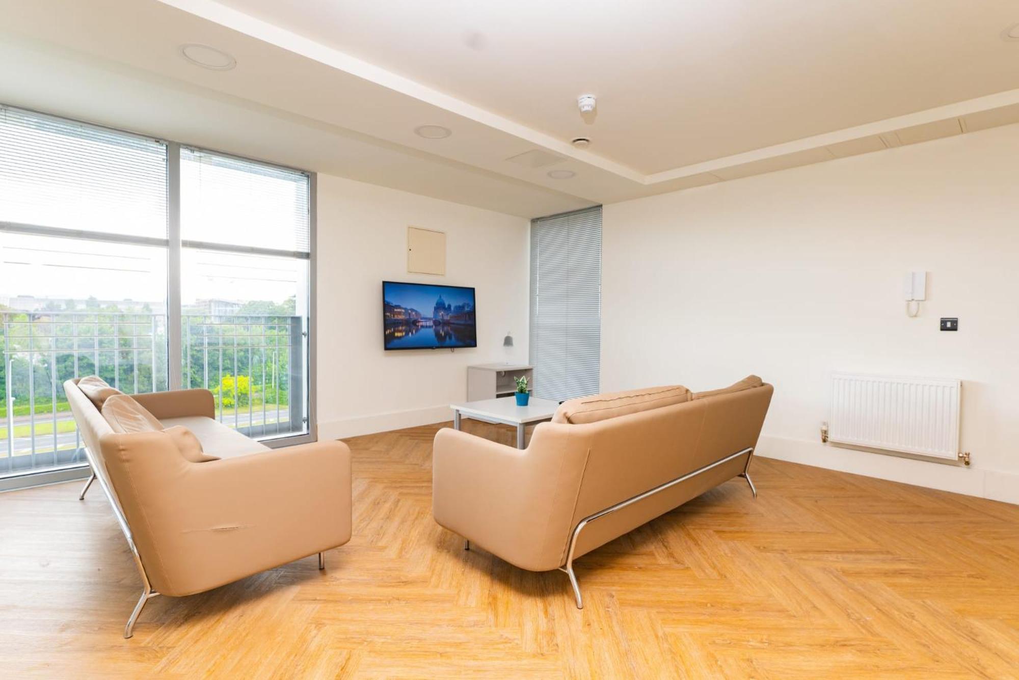 Refurbished Ensuite Rooms With Shared Kitchen At Montrose In Dublin Exterior photo