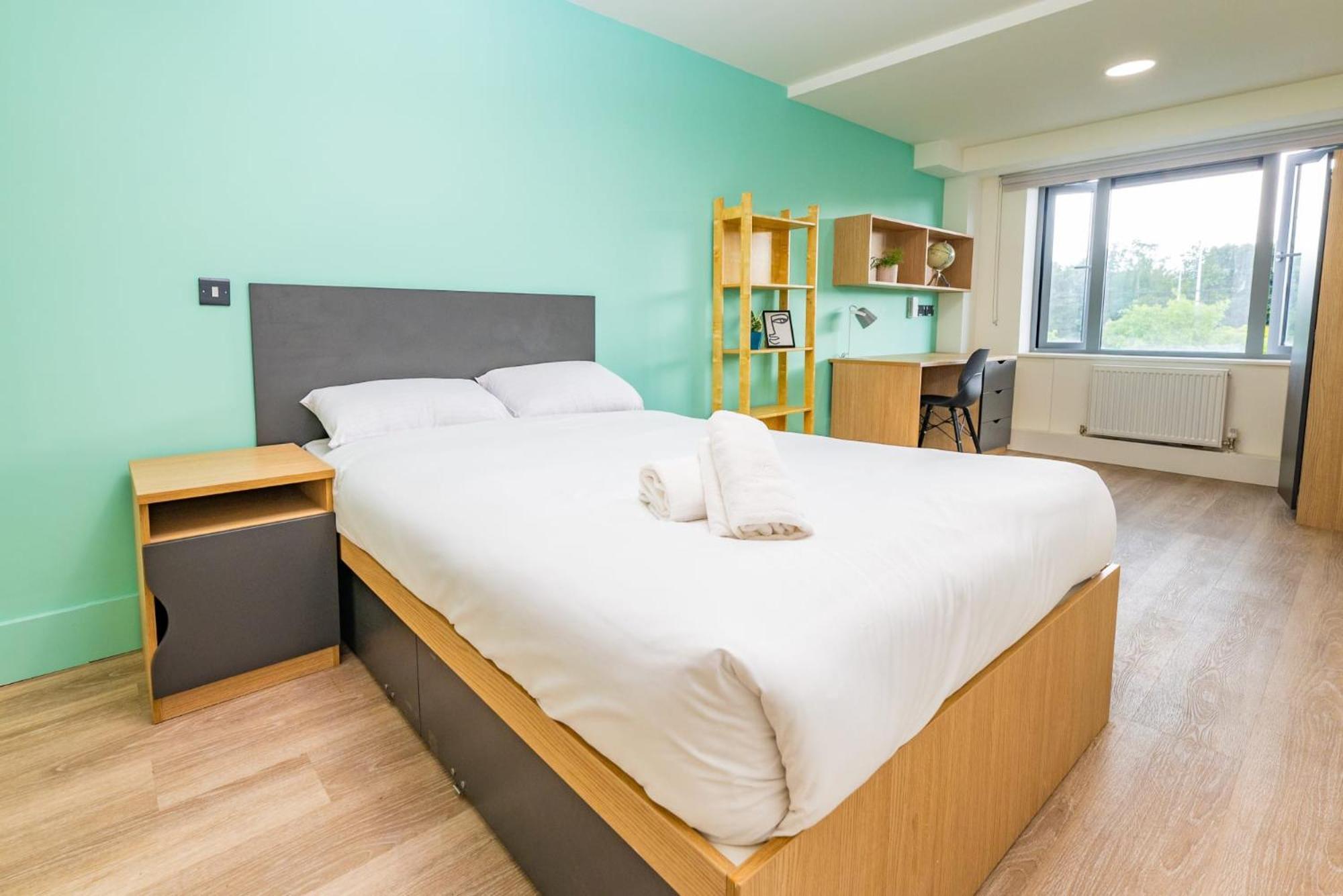 Refurbished Ensuite Rooms With Shared Kitchen At Montrose In Dublin Exterior photo