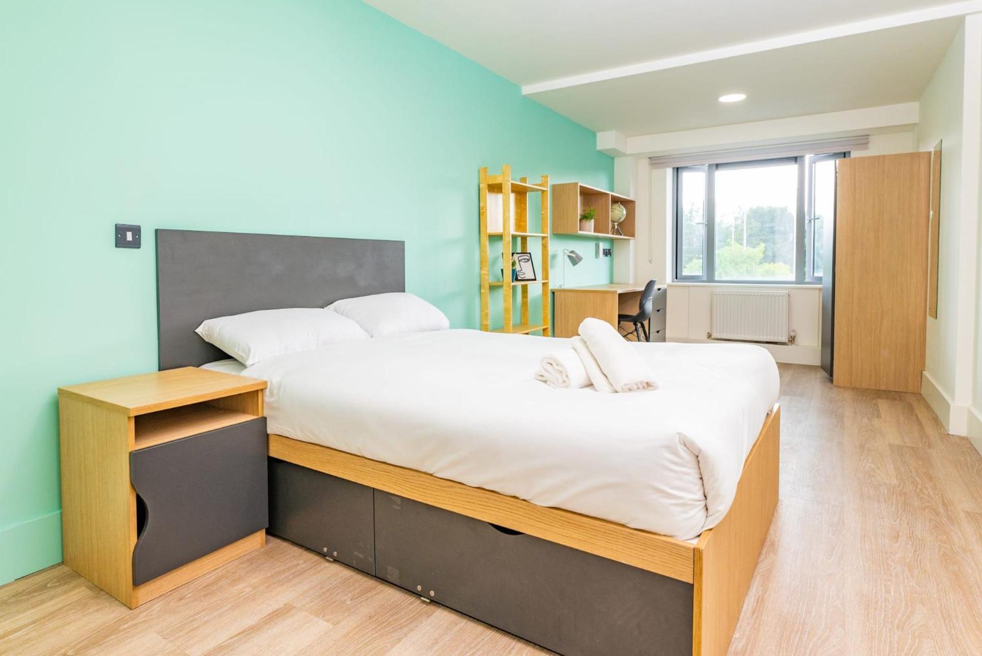 Refurbished Ensuite Rooms With Shared Kitchen At Montrose In Dublin Exterior photo